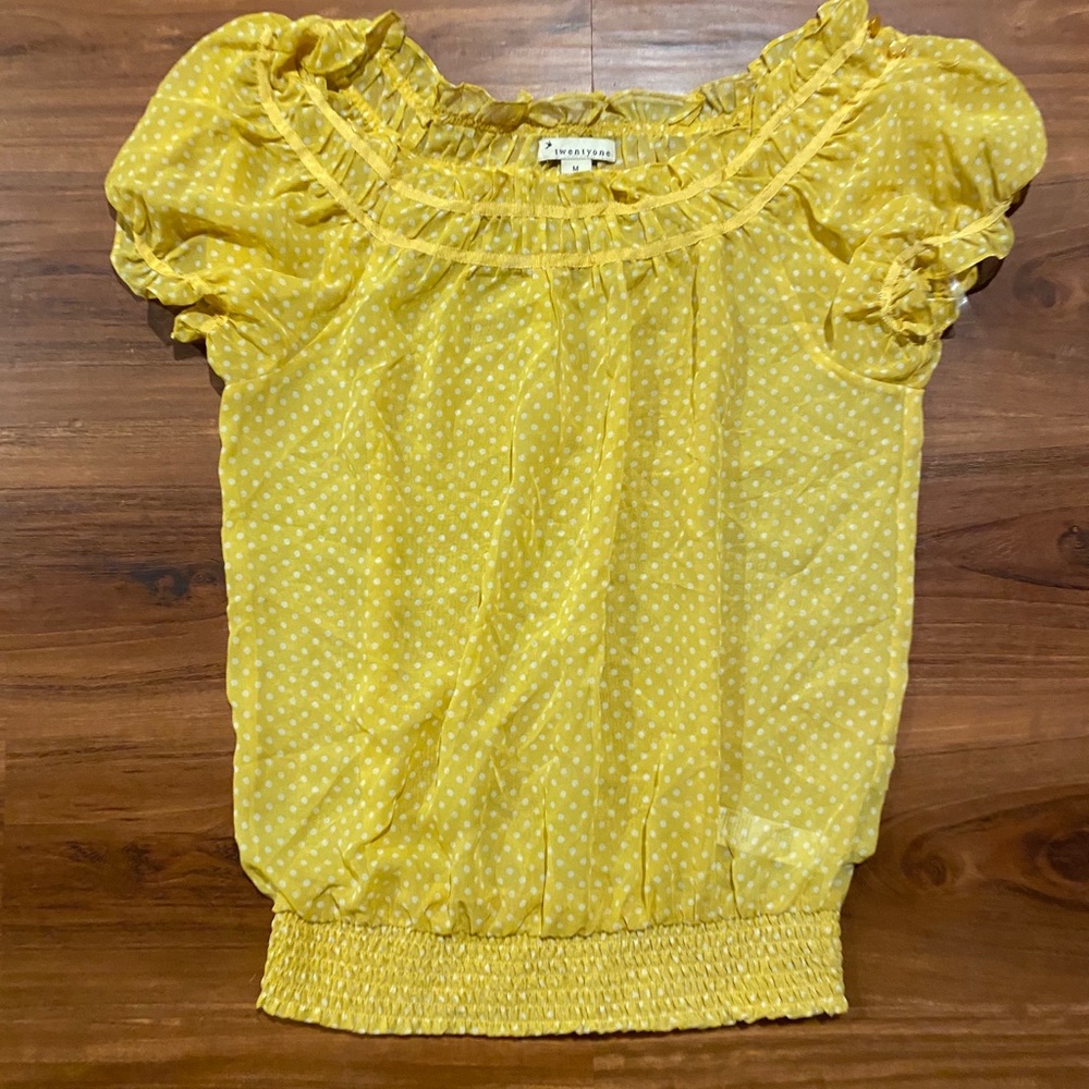 Forever 21 yellow top!